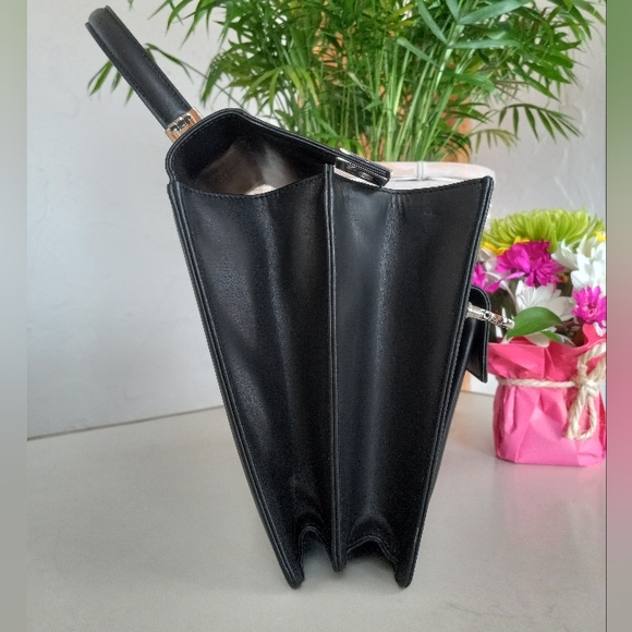 Salvatore Ferragamo, The Nero, Vintage Italian Leather Shoulder Bag - Picture 14 of 16